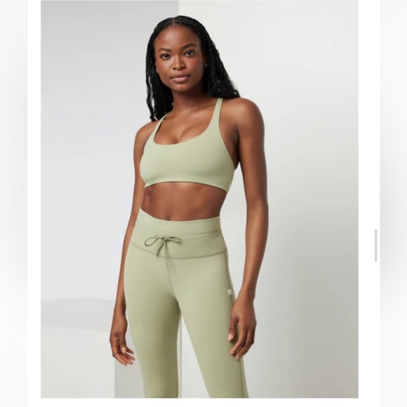 Vuori Women's Large Yosemite Bra Sprout Green NWT Strappy Back LIght Support - Picture 2 of 9